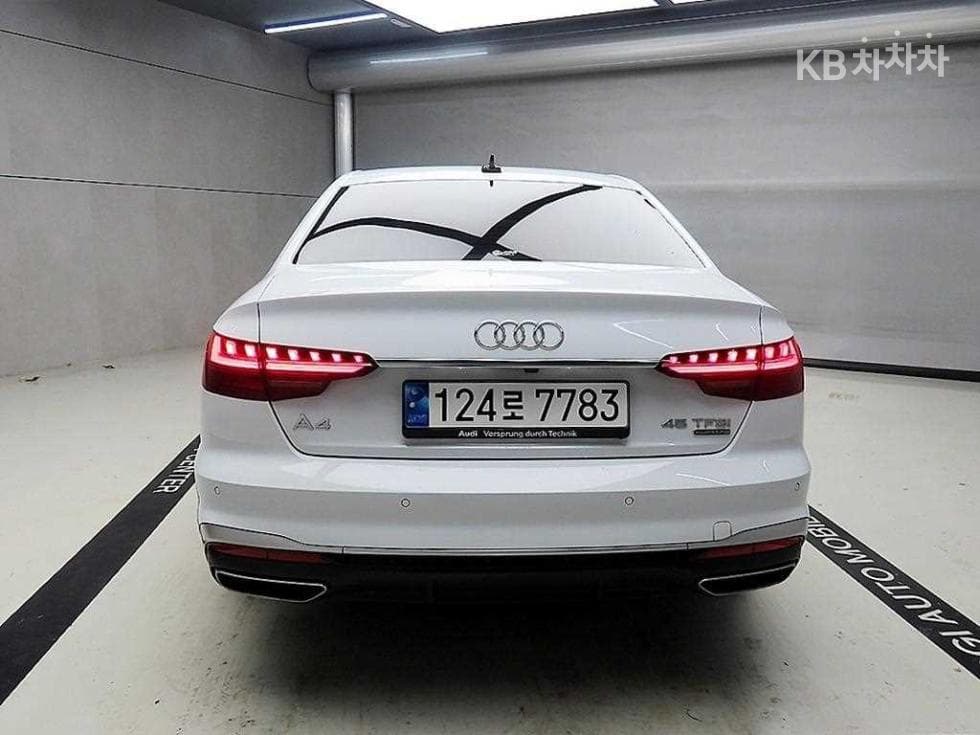 Ауди A4 (B9)45 TFSI Quattro Premium - 3
