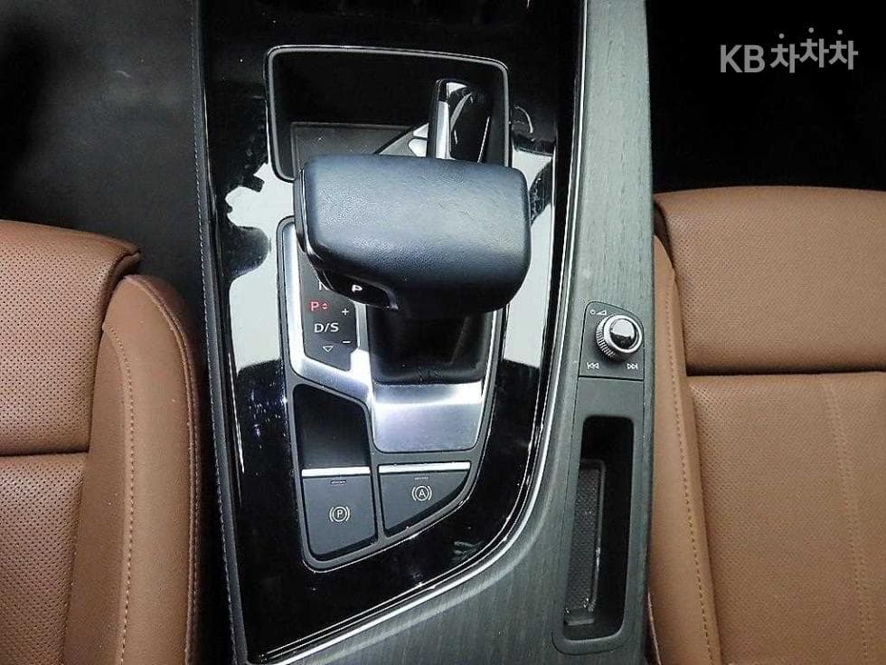 Ауди A4 (B9)45 TFSI Quattro Premium - 10