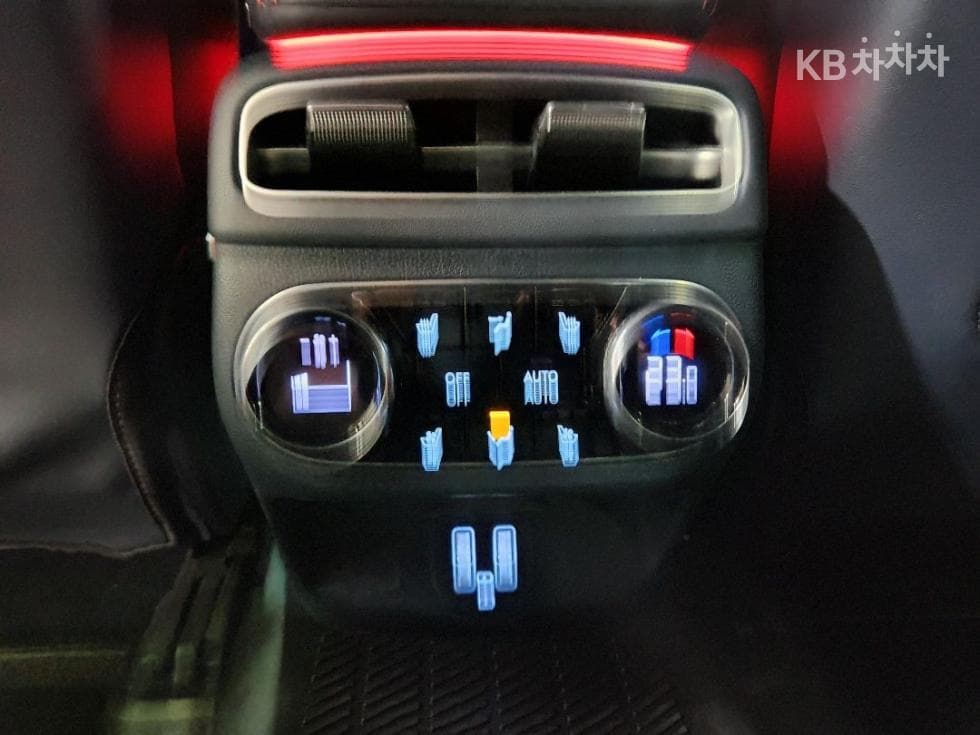 Genesis GV70Gasoline 2.5T 스포츠패키지 2WD - 17