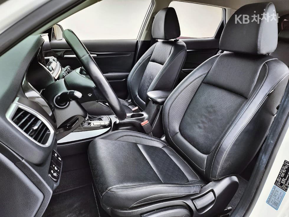 Kia Seltos1.6 Gasoline Turbo 2WD Prestige - 8