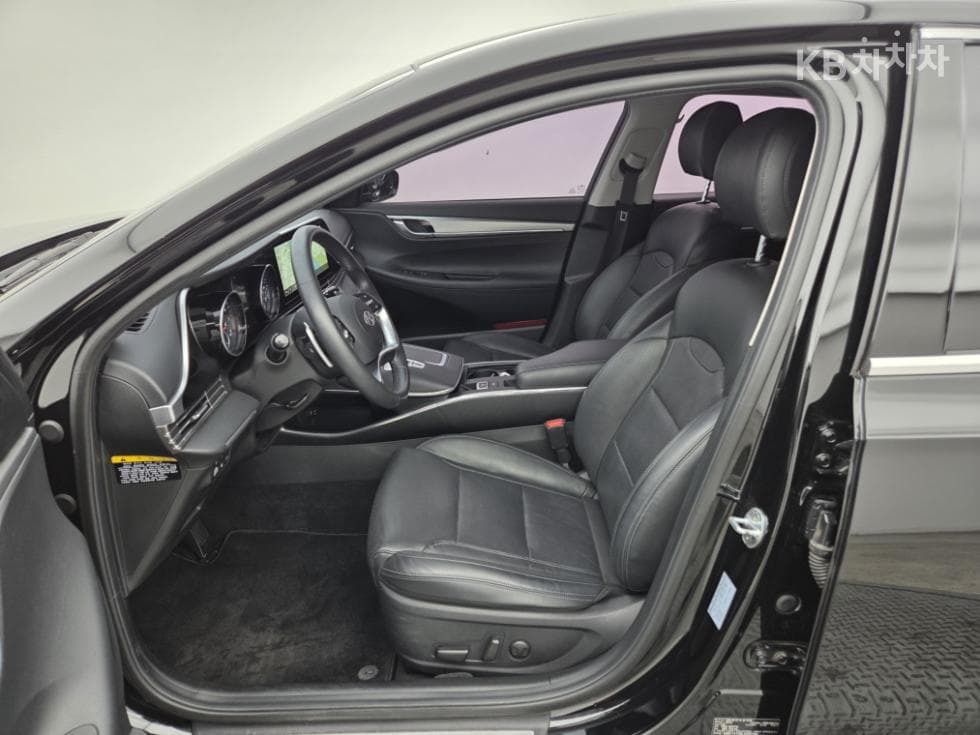 Hyundai The New (facelift) Grandeur (Azera)2.5 Premium 초이스 - 9