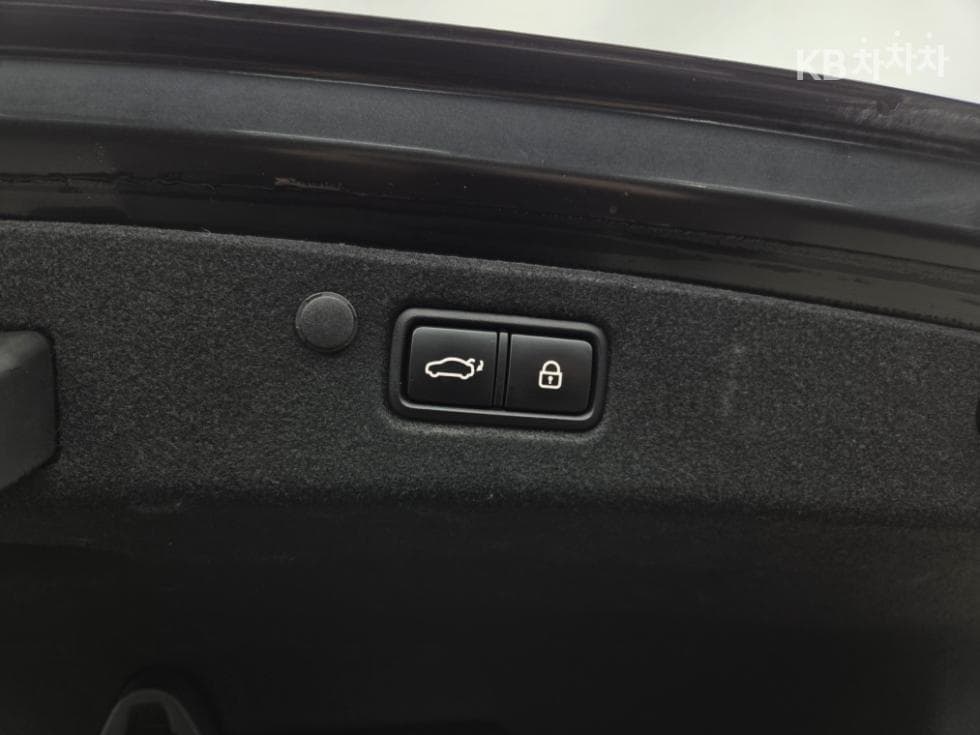 Hyundai The New (facelift) Grandeur (Azera)2.5 Premium 초이스 - 11