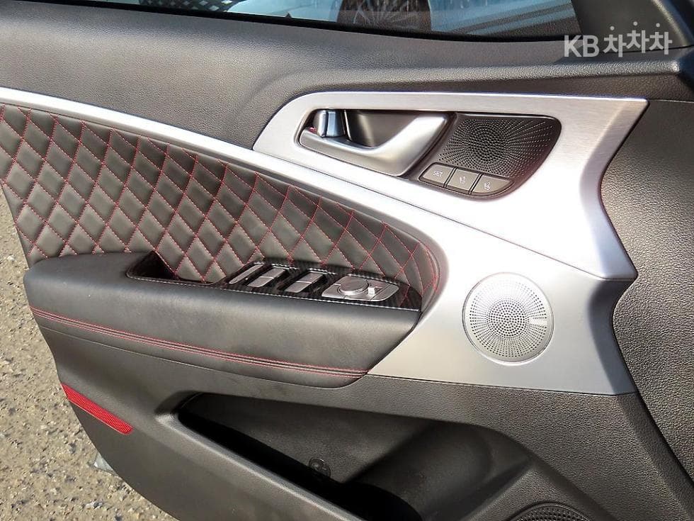 Genesis G70 SPORT3.3T SPORT AWD Prestige - 12