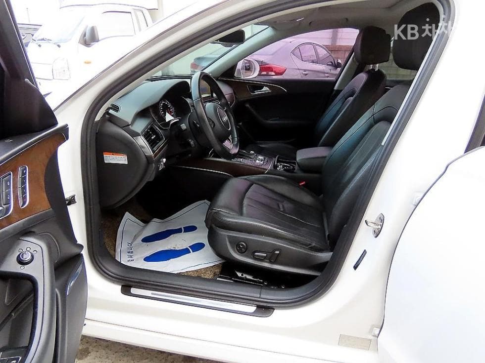 Audi NEW A645 Turbo Diesel Injection 콰트로 Dynamic LED C7 - 5