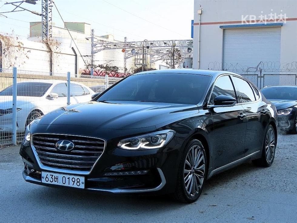 Hyundai Grandeur (Azera)IG 2.4 Premium Special (special feature/edition) - Image 1