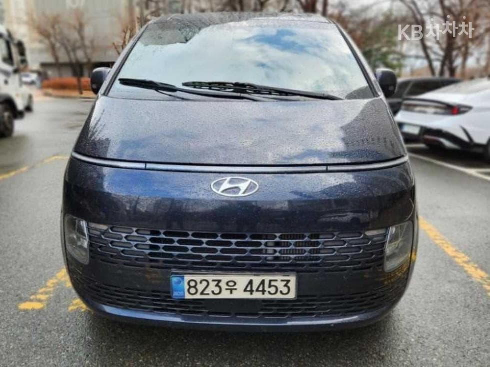 Hyundai Staria Cargo 2.2 Cargo 3 Modern - Image 1