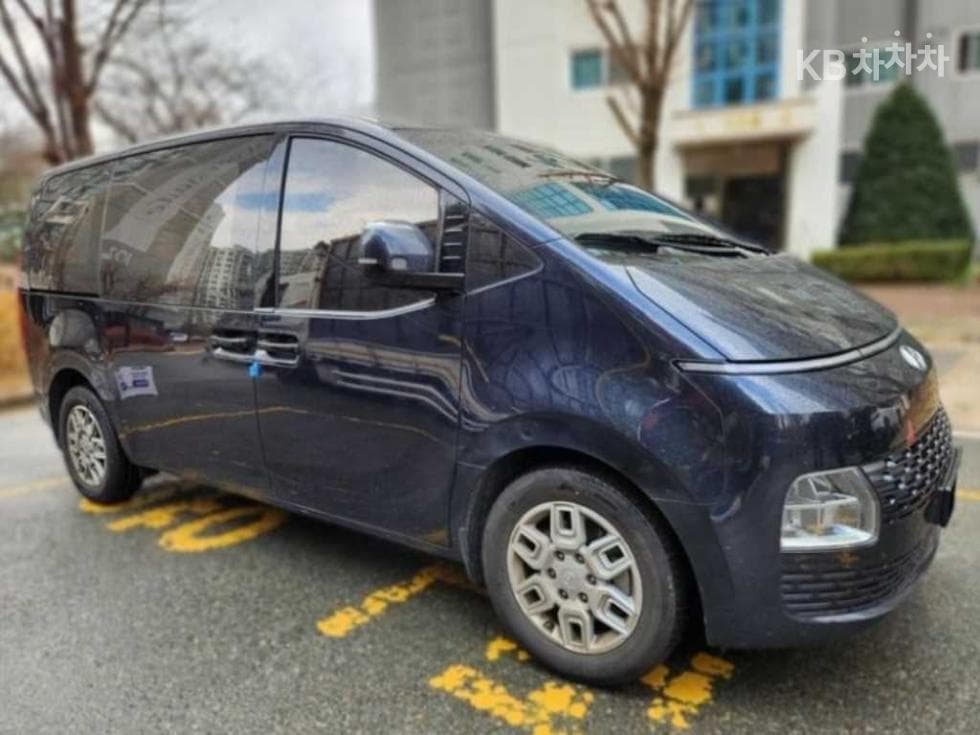 Hyundai Staria Cargo2.2 Cargo 3 Modern - 2