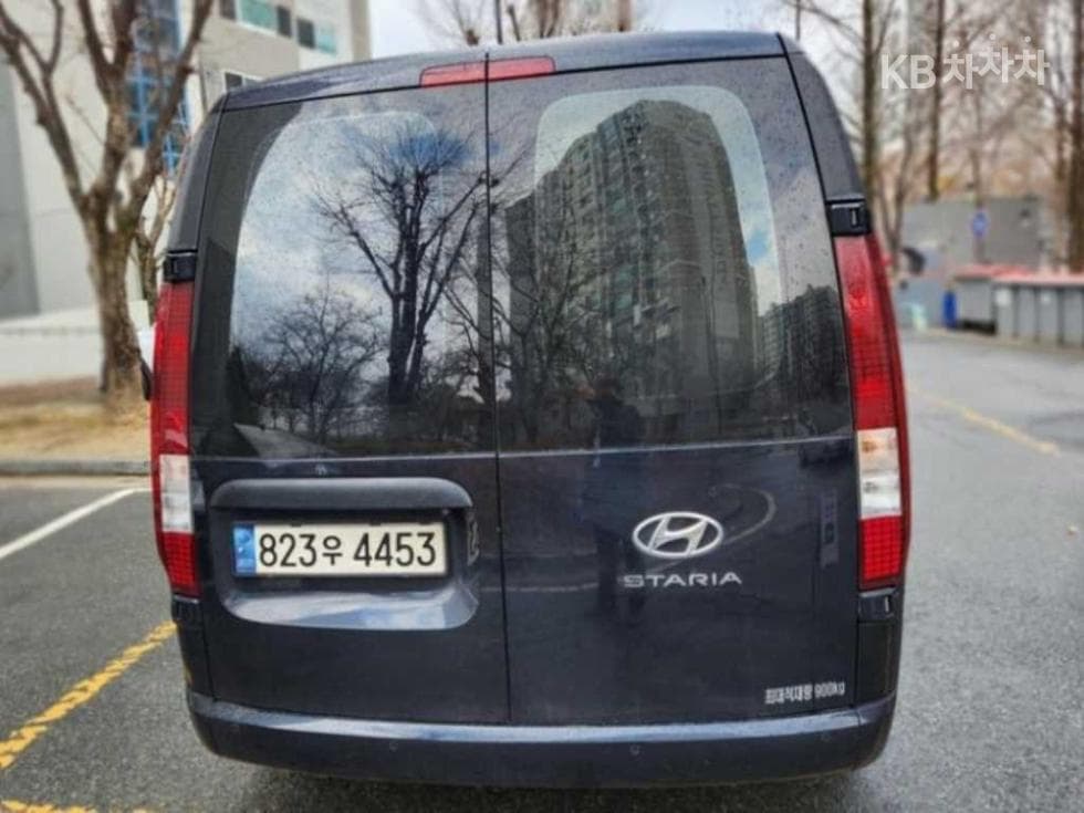 Hyundai Staria Cargo2.2 Cargo 3 Modern - 3
