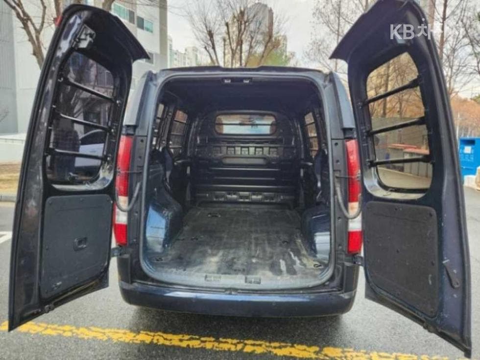 Hyundai Staria Cargo2.2 Cargo 3 Modern - 4