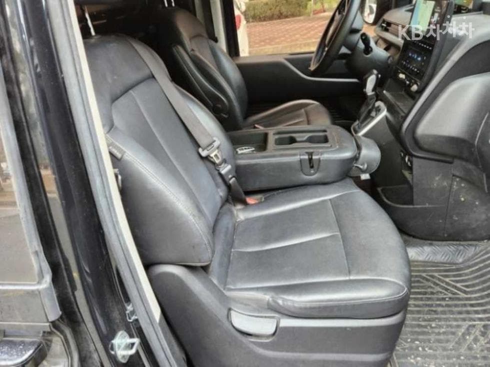 Hyundai Staria Cargo2.2 Cargo 3 Modern - 6