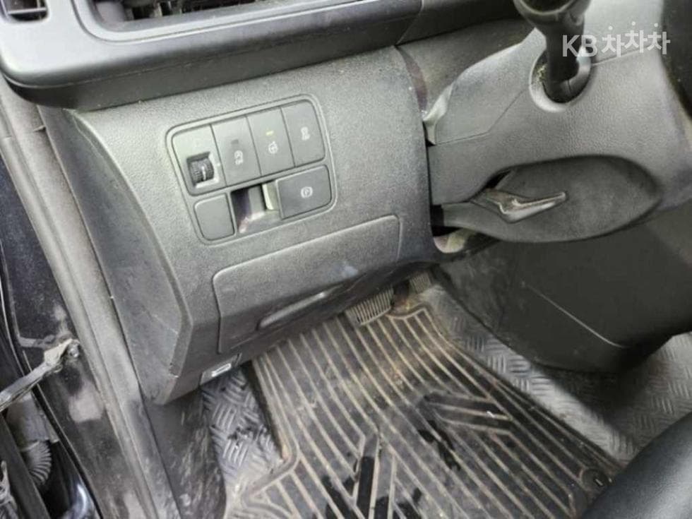 Hyundai Staria Cargo2.2 Cargo 3 Modern - 11