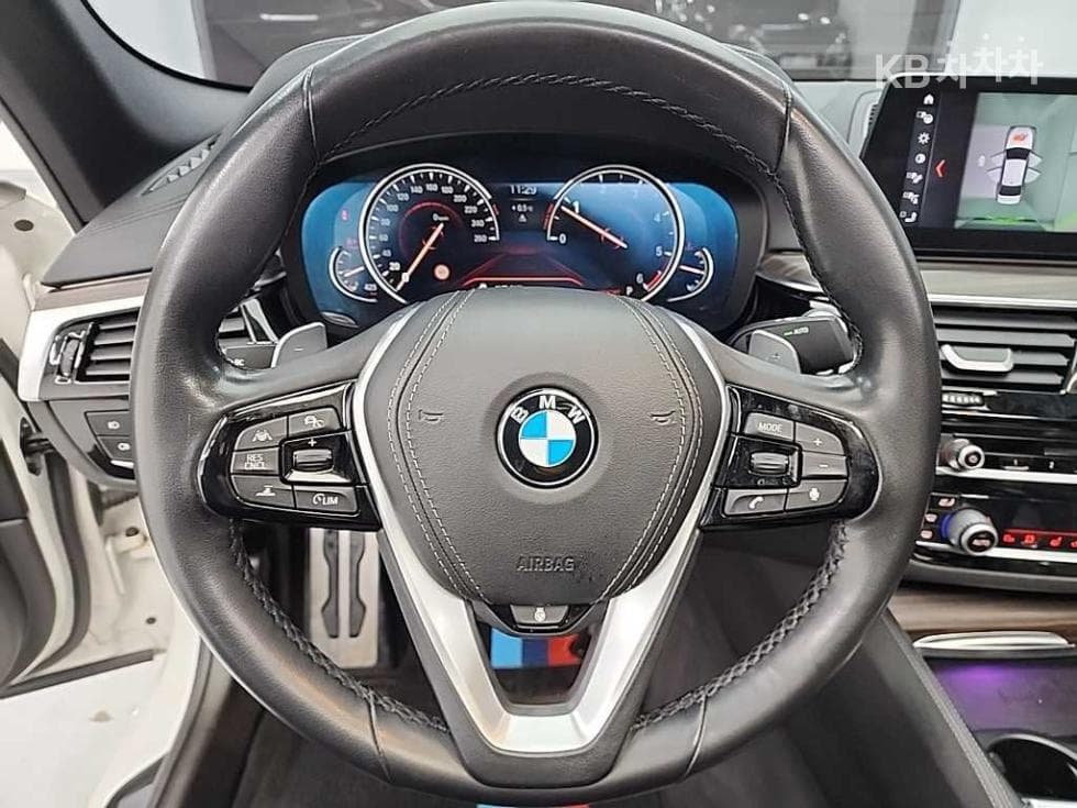 BMW 올New5 Series (G30)520d xDrive M Sport Package Plus - 9