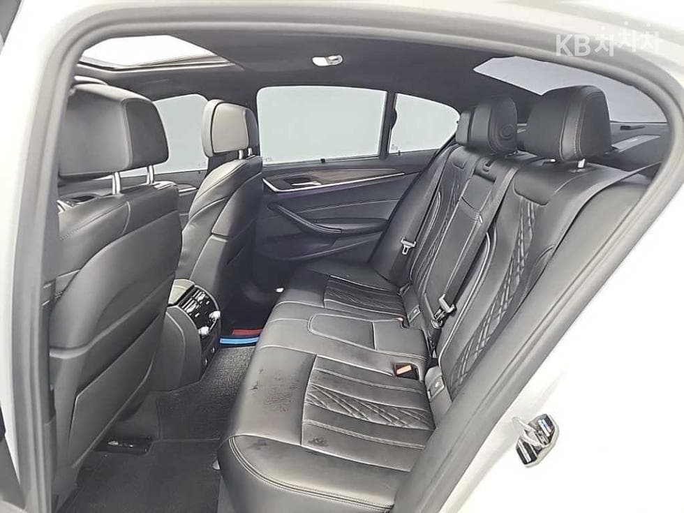 BMW 올New5 Series (G30)520d xDrive M Sport Package Plus - 12