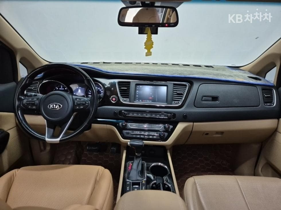 Киа The New (фейслифт) Канивал7-местен (Лимузин) 2.2 Дизел Лимузин VIP - 7