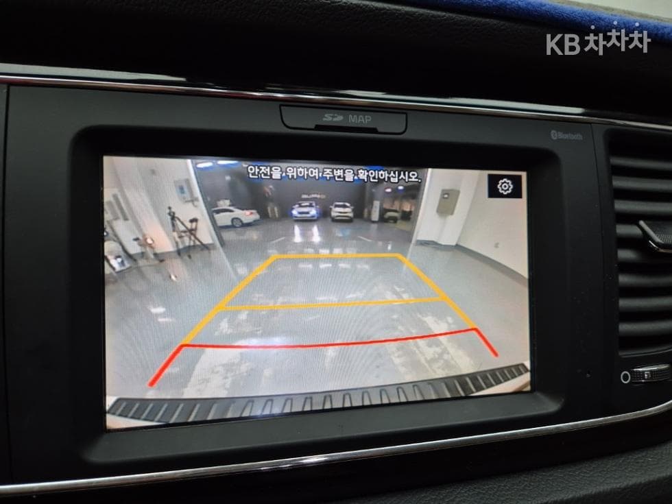 Киа The New (фейслифт) Канивал7-местен (Лимузин) 2.2 Дизел Лимузин VIP - 14