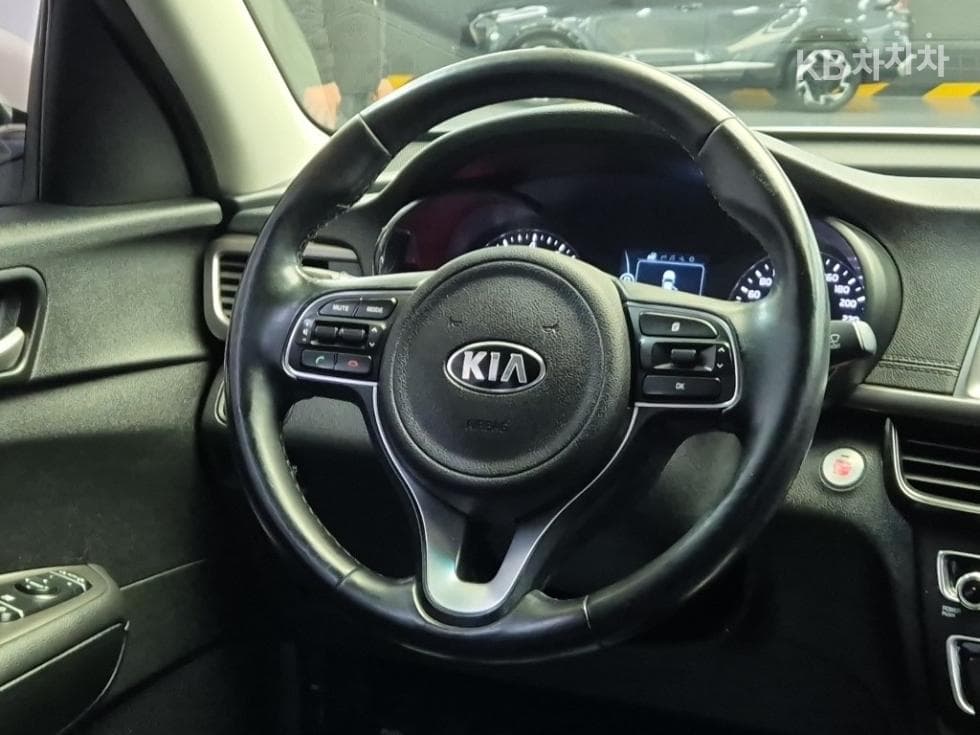 Kia K5 Second generationRental car 2.0 LPI MX Prestige - 9