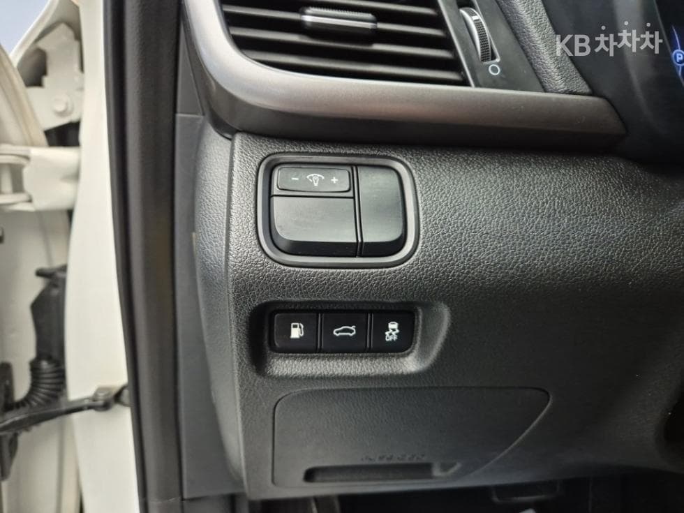 Kia K5 Second generationRental car 2.0 LPI MX Prestige - 16