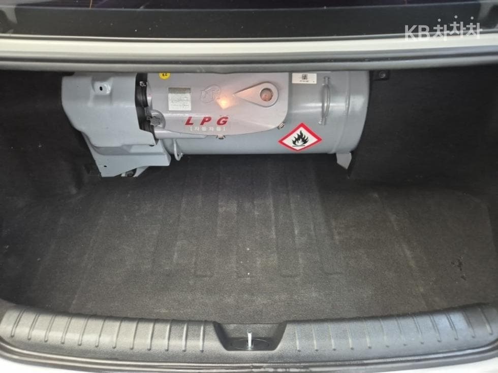 Kia K5 Second generationRental car 2.0 LPI MX Prestige - 18