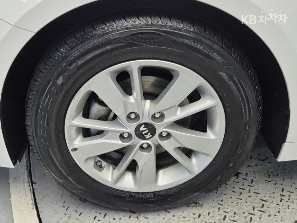 Kia K5 Second generationRental car 2.0 LPI MX Prestige - 19