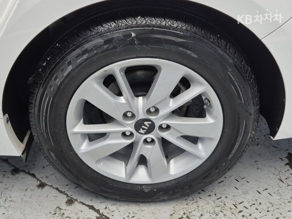 Kia K5 Second generationRental car 2.0 LPI MX Prestige - 20