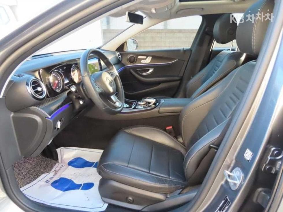 Mercedes-Benz E-Class (W213)E200 Avantgarde - 5