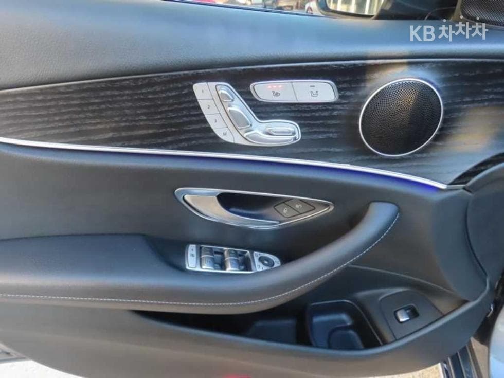 Mercedes-Benz E-Class (W213)E200 Avantgarde - 6