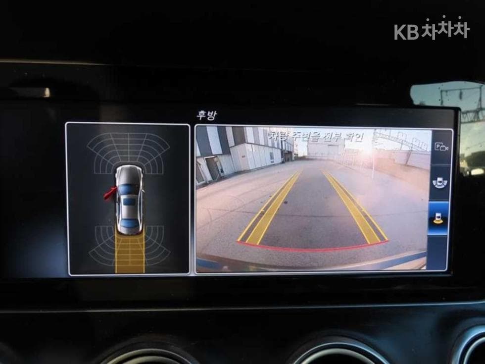 Mercedes-Benz E-Class (W213)E200 Avantgarde - 15