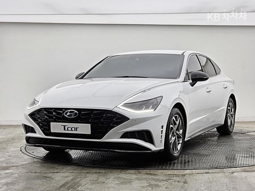 Hyundai Sonata (DN8) 2.0 Premium Plus - Image 1