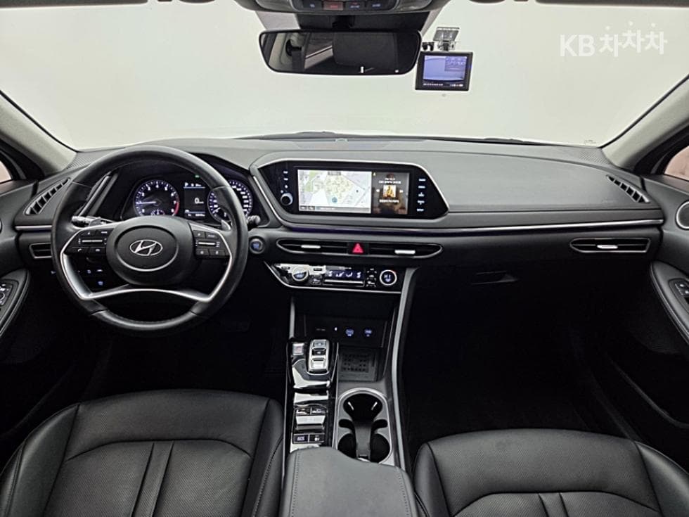 Hyundai Sonata (DN8)2.0 Premium Plus - 13