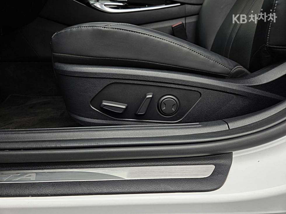 Hyundai Sonata (DN8)2.0 Premium Plus - 15