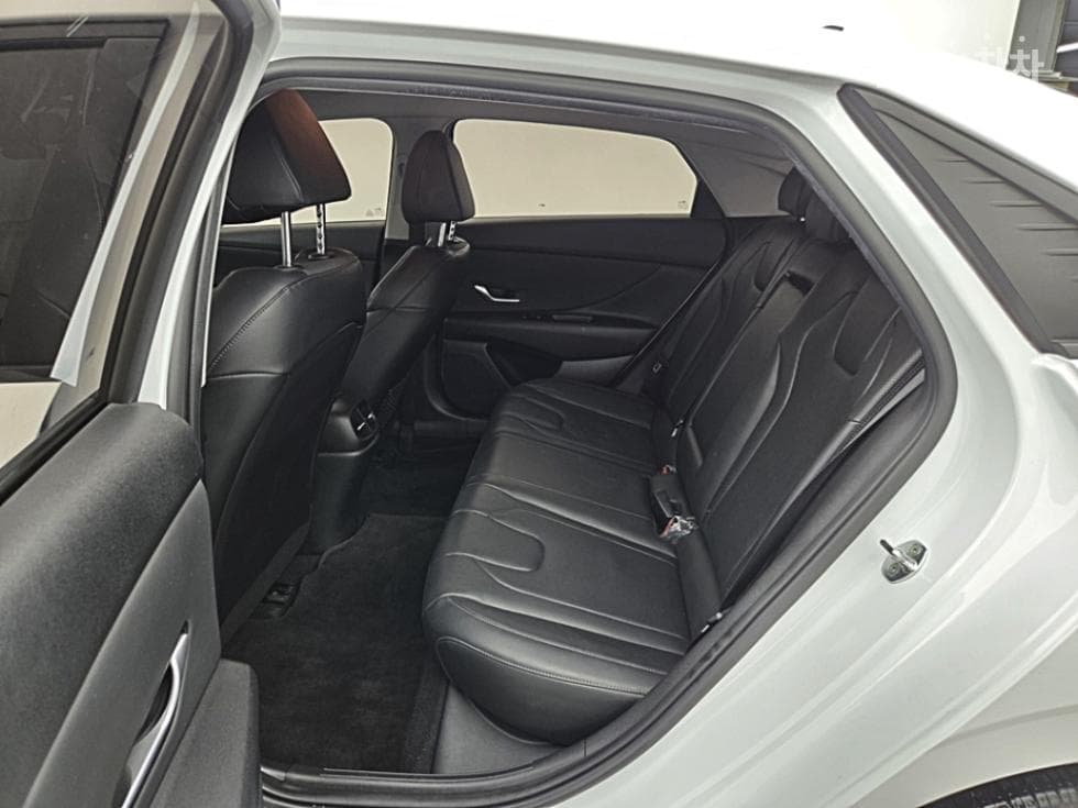 Hyundai All New Avante (Elantra)(CN7)1.6 Gasoline Modern - 12