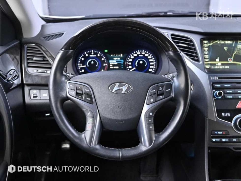 Hyundai Grandeur (Azera)HGHG300 Premium - 13