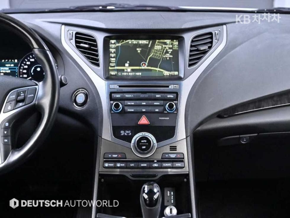 Hyundai Grandeur (Azera)HGHG300 Premium - 14