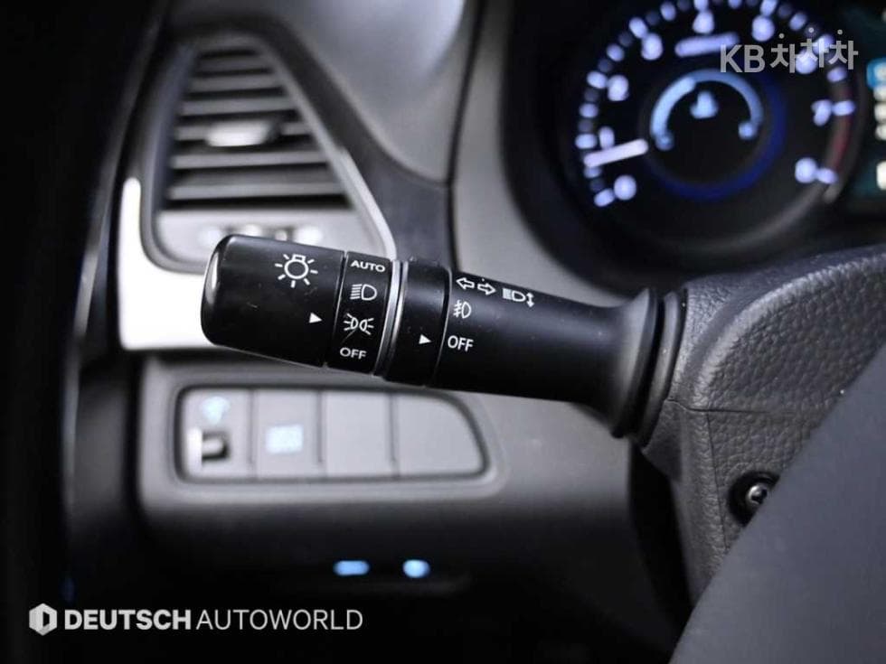 Hyundai Grandeur (Azera)HGHG300 Premium - 18