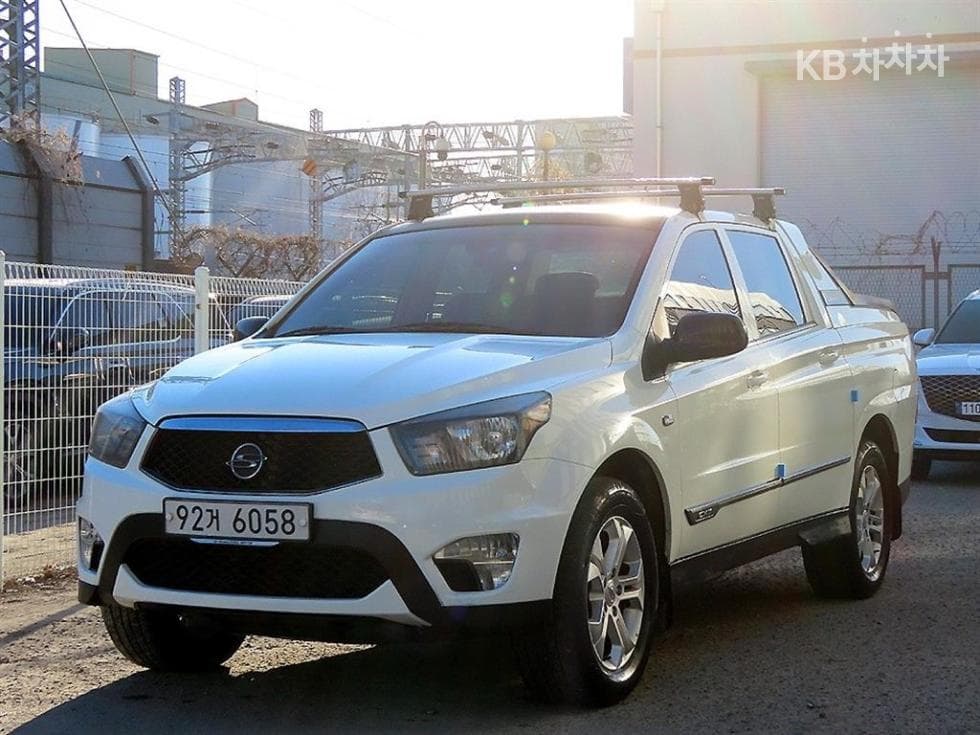 KG Mobility Korando Sports (pickup variant) CX7 4WD 패션 - Image 1