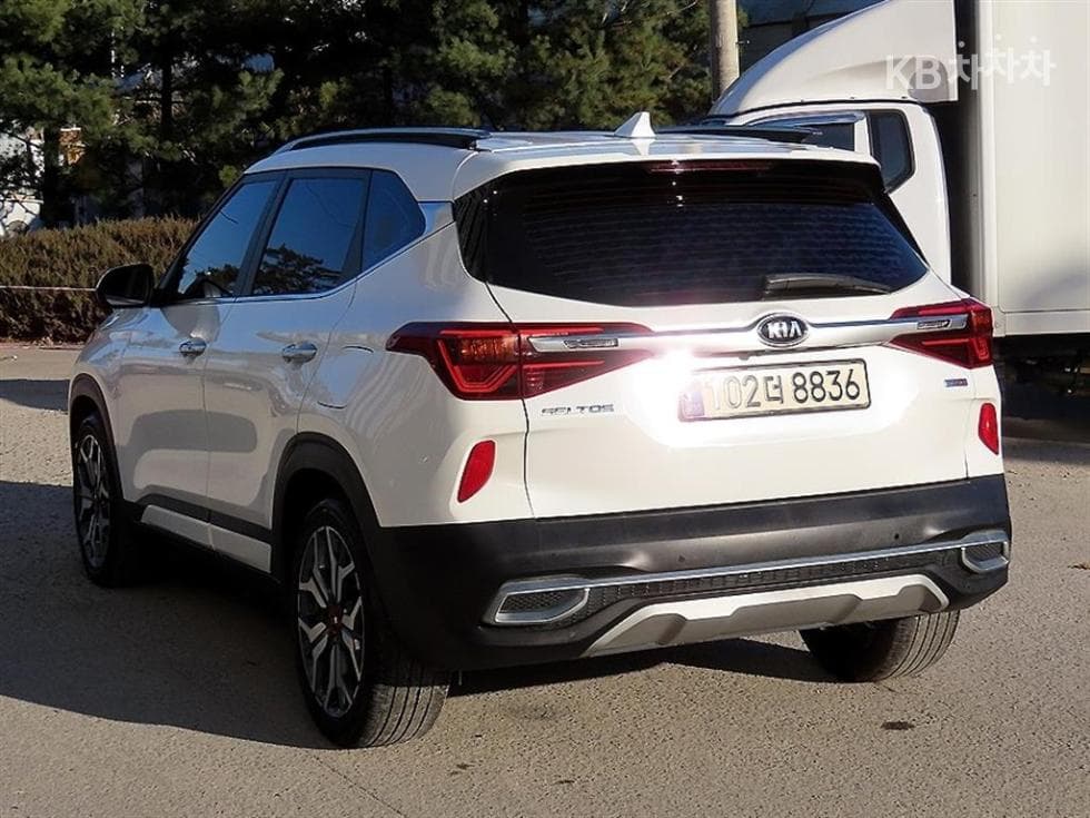 Kia Seltos1.6 Gasoline Turbo 2WD Signature - 3
