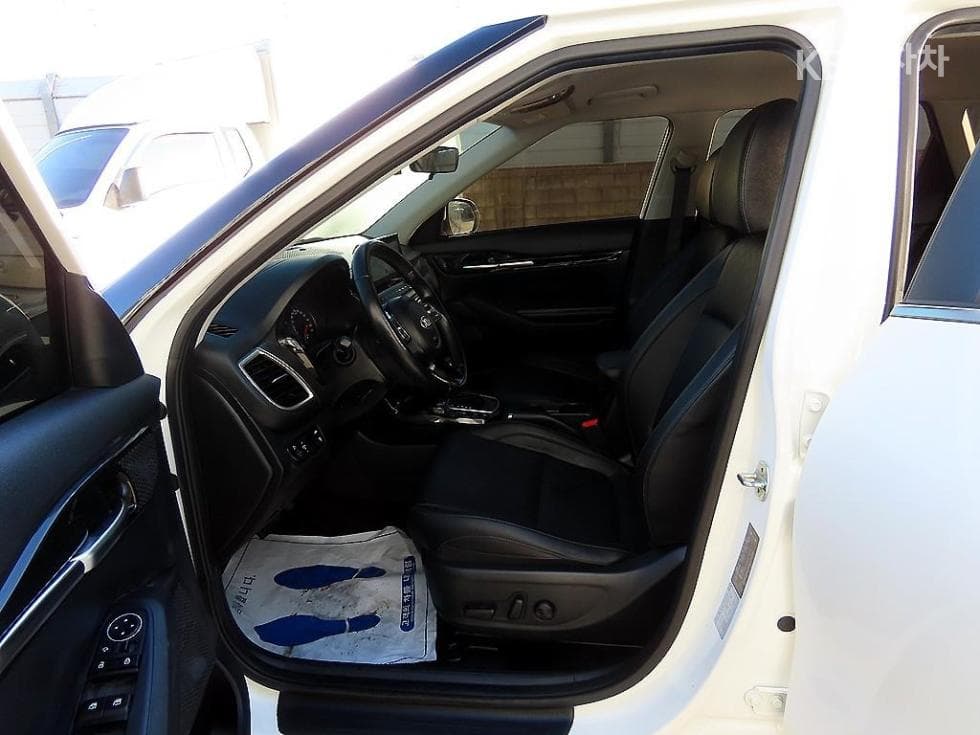 Kia Seltos1.6 Gasoline Turbo 2WD Signature - 5