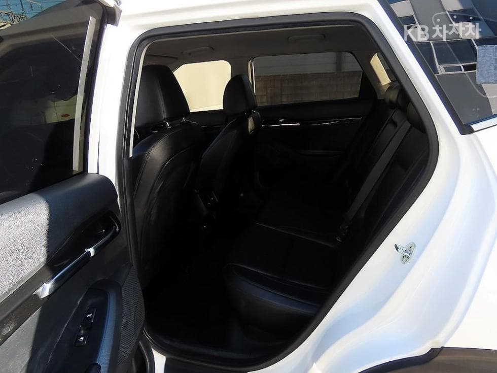 Kia Seltos1.6 Gasoline Turbo 2WD Signature - 6