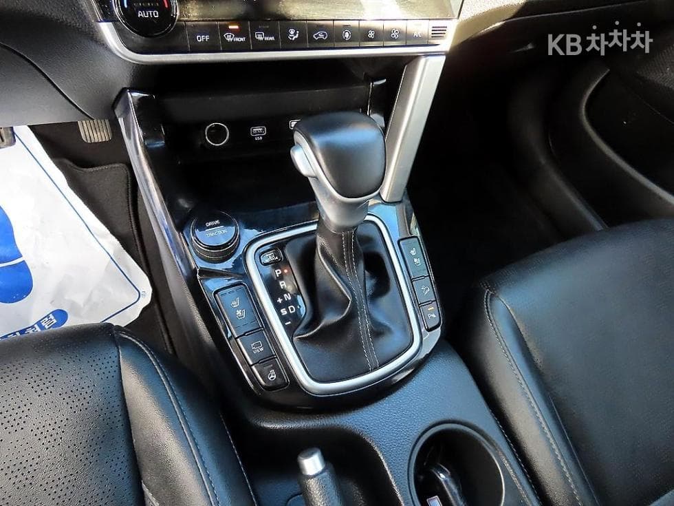 Kia Seltos1.6 Gasoline Turbo 2WD Signature - 10