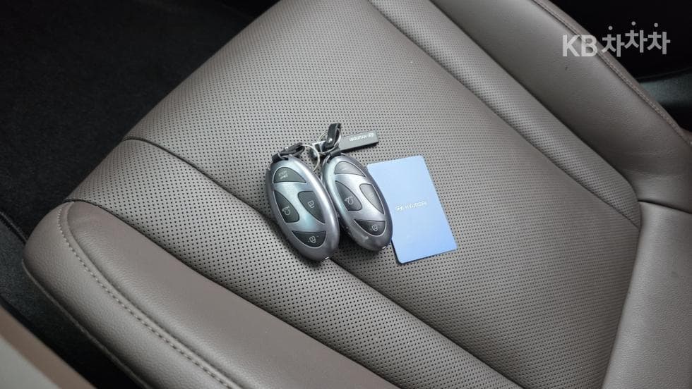 Хюндай Ди Всеново Grandeur (Azera)3.5 Бензин AWD Premium - 16