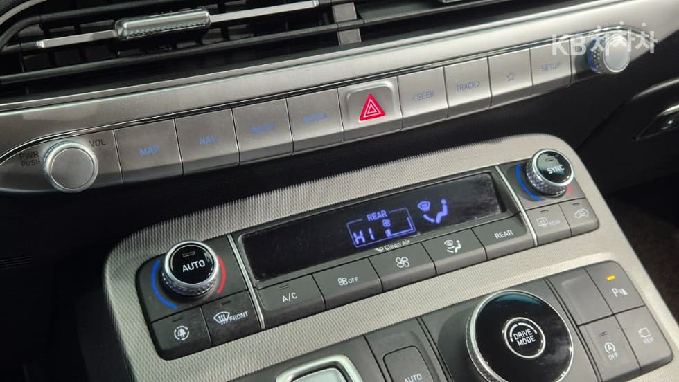 Хюндай Palisade2.2 Дизел 8-местен Престиж - 16