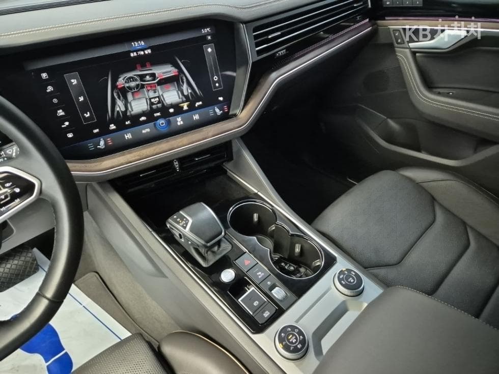 Volkswagen Touareg 3rd Gen3.0 Turbo Diesel Injection Prestige - 10