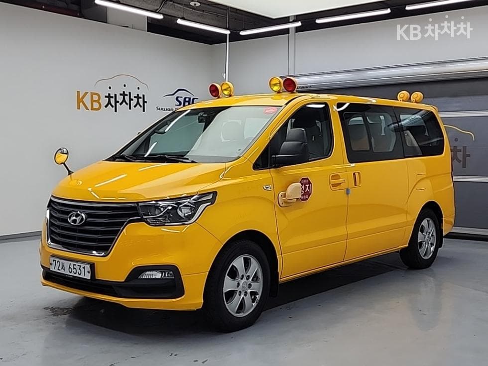 Hyundai The New (facelift) 그랜드 Star렉스 어린이보호차 12-seater - Image 1