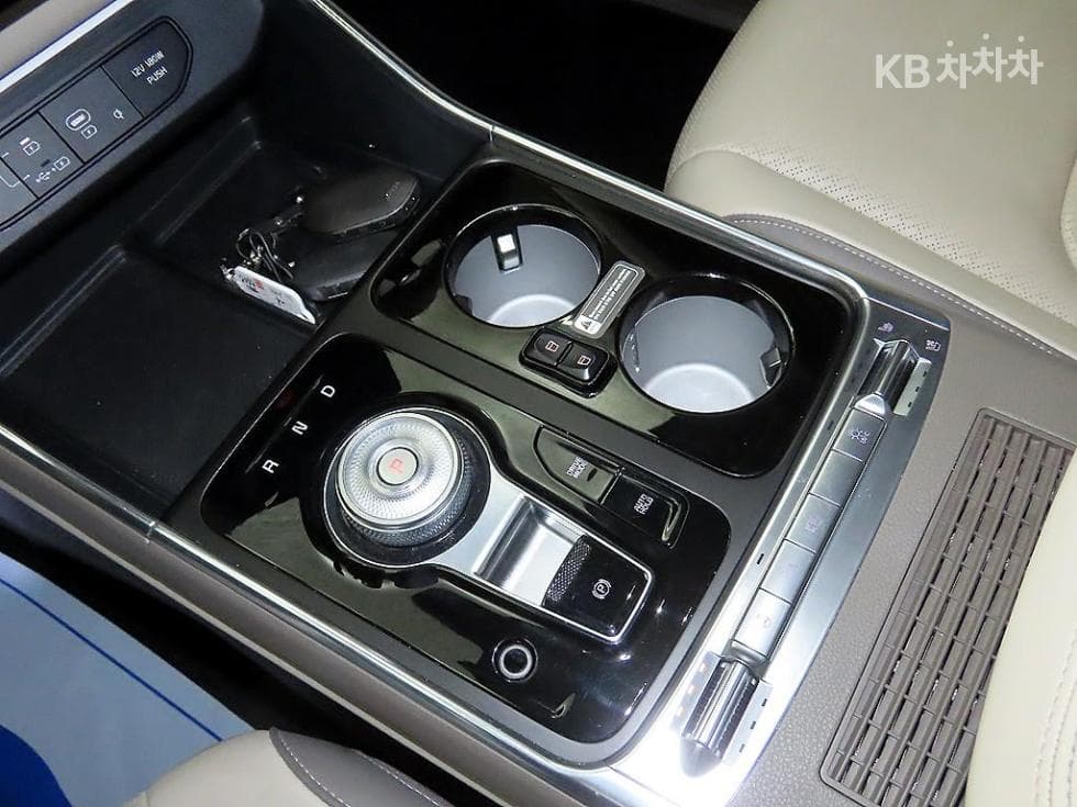 Kia The New (facelift) Carnival 4th generationHigh Limousine (Carnival) G3.5 GDI 7-seater (Limousine) Signature - 12