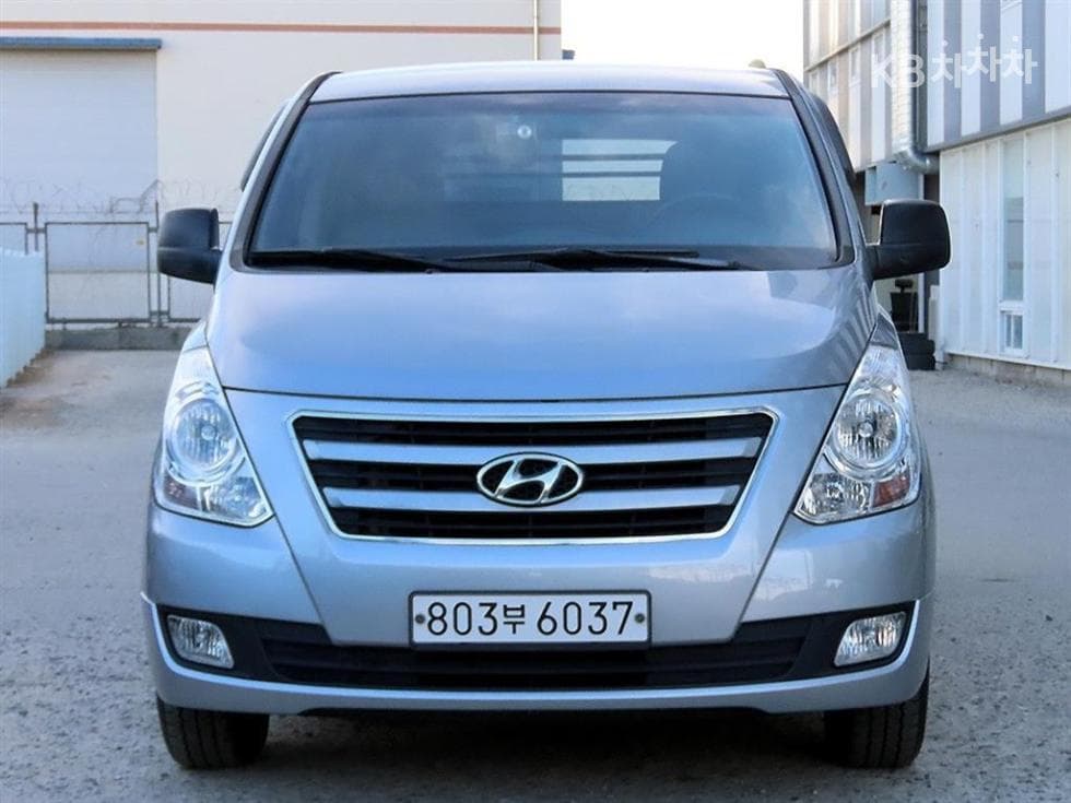 Хюндай Гранд Старекс3Местен승 Ван Смарт