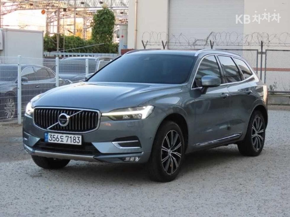 Volvo XC60 Second generation B5 Inscription - Image 1
