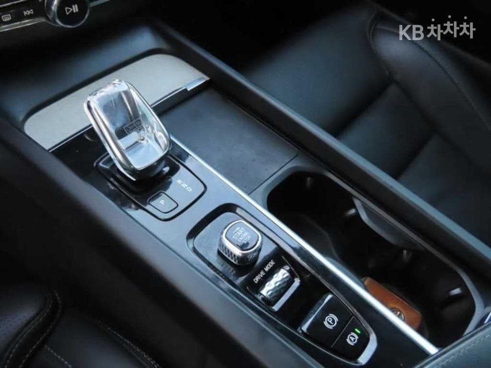 Volvo XC60 Second generationB5 Inscription - 16