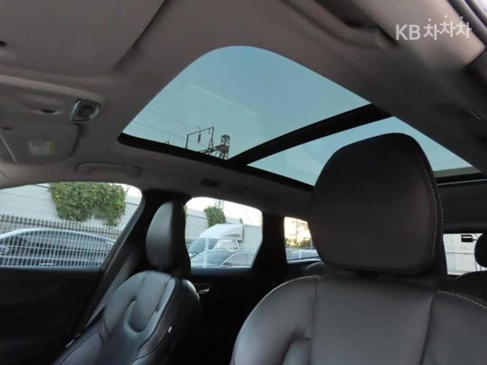 Volvo XC60 Second generationB5 Inscription - 17