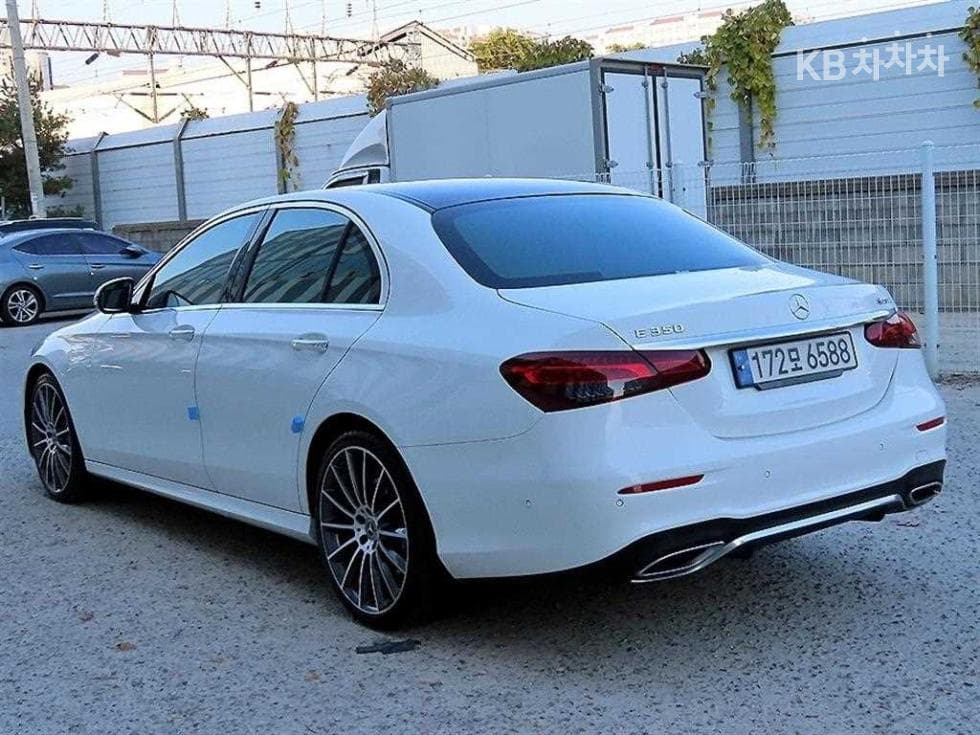 Mercedes-Benz E-Class (W213)E350 4MATIC Avantgarde - 3