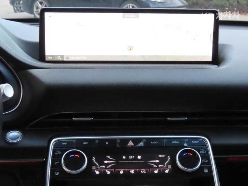 Genesis GV802.5 Turbo Gasoline AWD - 11